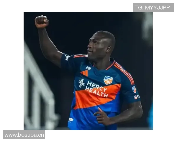 哥伦布机员与法兰克福的激烈对决揭示足球战术的博弈与魅力